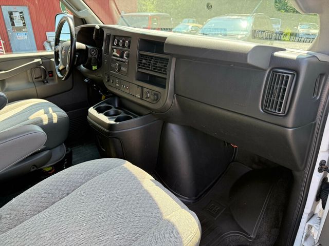 2016 Chevrolet Express Passenger ONE OWNER - 15 PASSENGER - 23051033 - 33