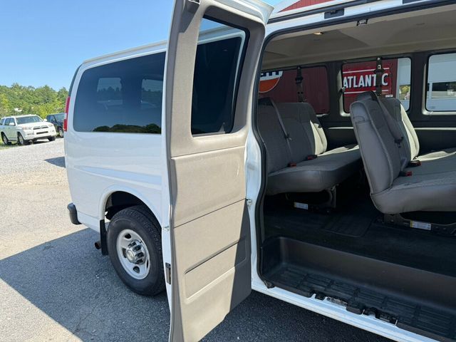 2016 Chevrolet Express Passenger ONE OWNER - 15 PASSENGER - 23051033 - 37
