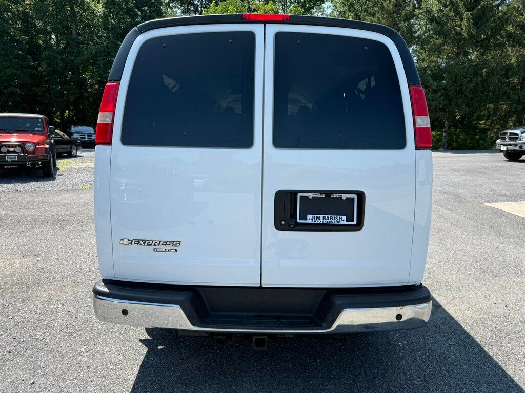 2016 Chevrolet Express Passenger ONE OWNER - 15 PASSENGER - 23051033 - 3