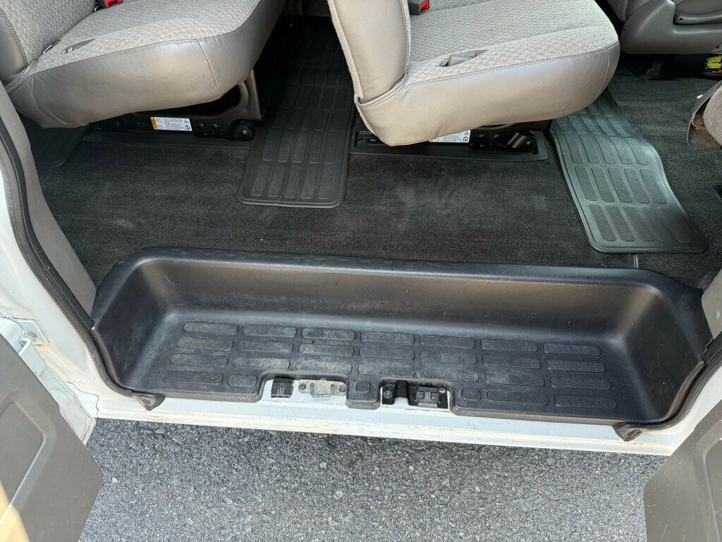 2016 Chevrolet Express Passenger ONE OWNER - 15 PASSENGER - 23051033 - 39