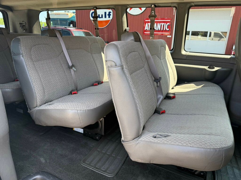 2016 Chevrolet Express Passenger ONE OWNER - 15 PASSENGER - 23051033 - 40