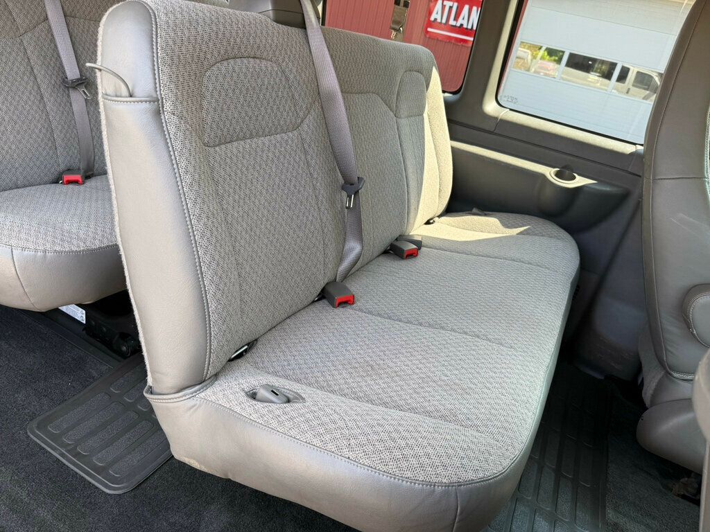 2016 Chevrolet Express Passenger ONE OWNER - 15 PASSENGER - 23051033 - 41