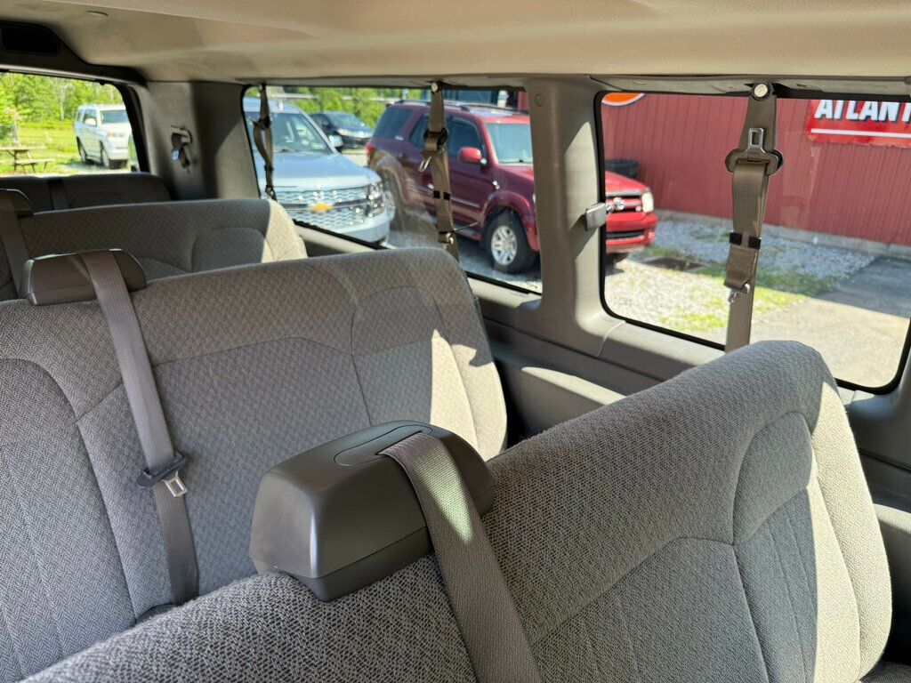 2016 Chevrolet Express Passenger ONE OWNER - 15 PASSENGER - 23051033 - 45