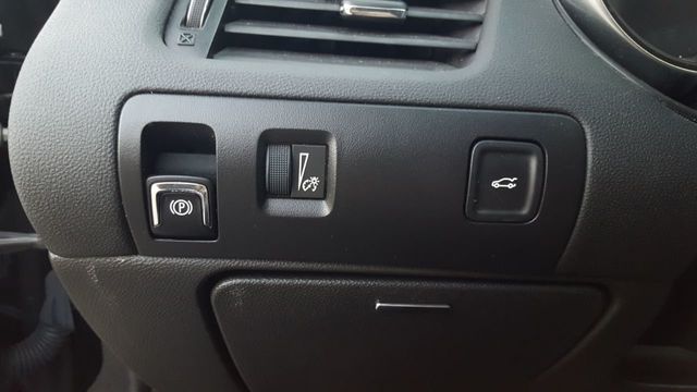 2016 Chevrolet Impala LT - 18505624 - 17