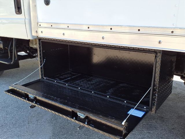 2016 Chevrolet LCF Crew Cab 4500 12' Box Truck w/Liftgate - 22938182 - 22