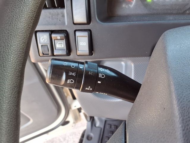 2016 Chevrolet LCF Crew Cab 4500 12' Box Truck w/Liftgate - 22938182 - 37