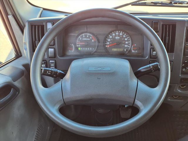 2016 Chevrolet LCF Crew Cab 4500 12' Box Truck w/Liftgate - 22938182 - 38