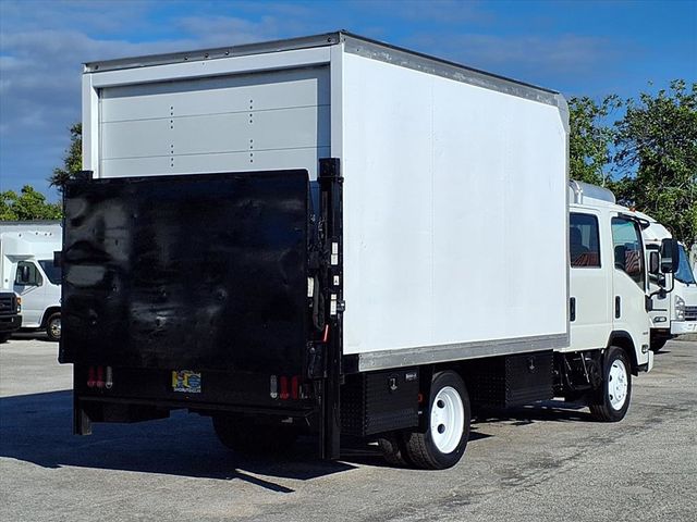 2016 Chevrolet LCF Crew Cab 4500 12' Box Truck w/Liftgate - 22938182 - 3