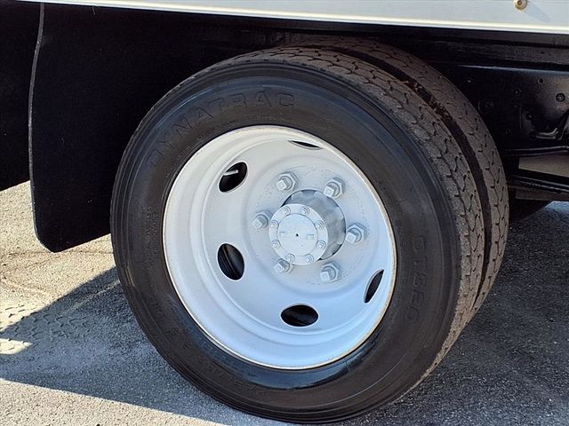 2016 Chevrolet LCF Crew Cab 4500 12' Box Truck w/Liftgate - 22938182 - 39