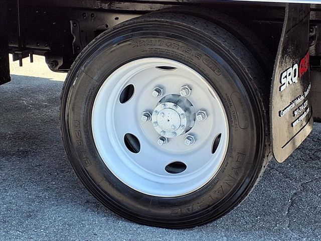 2016 Chevrolet LCF Crew Cab 4500 12' Box Truck w/Liftgate - 22938182 - 42