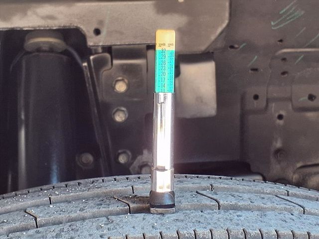 2016 Chevrolet LCF Crew Cab 4500 12' Box Truck w/Liftgate - 22938182 - 46