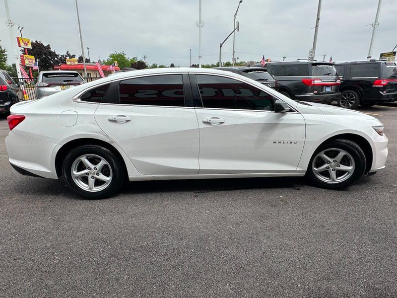 2016 Chevrolet Malibu 4dr Sedan LS w/1LS - 22869988 - 8