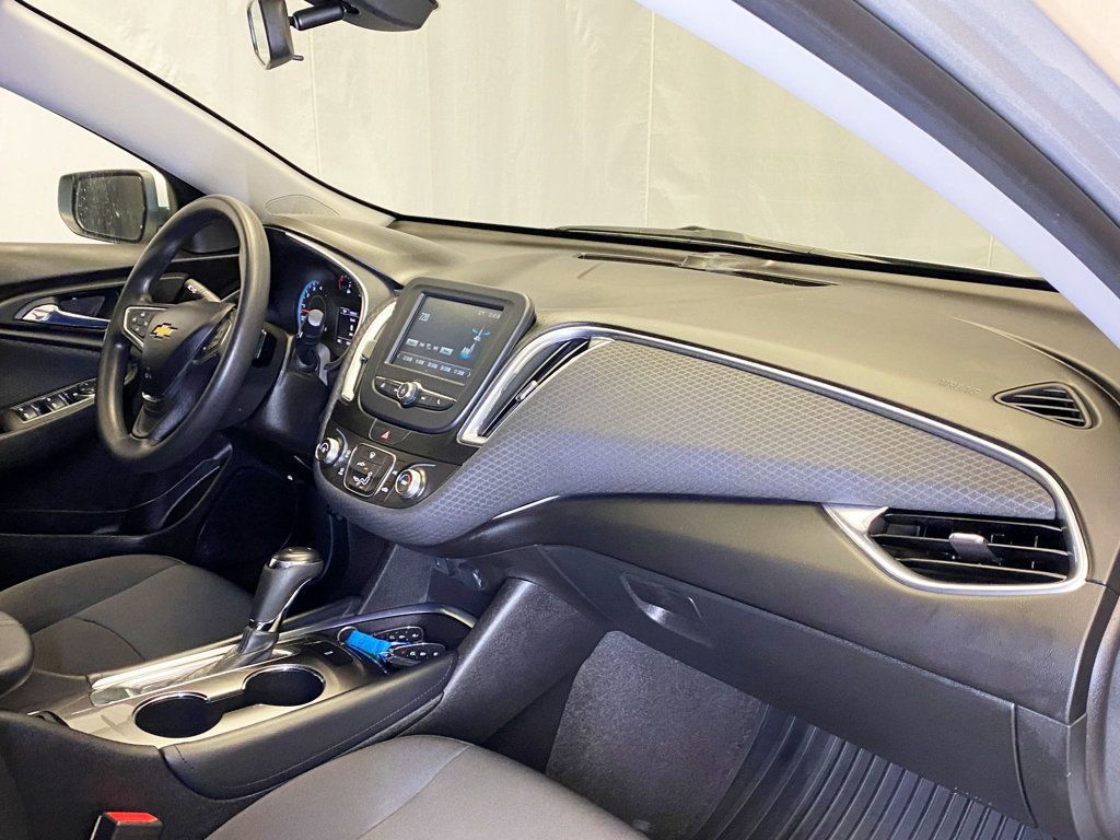 2016 Chevrolet Malibu 4dr Sedan LT w/1LT - 22966826 - 38