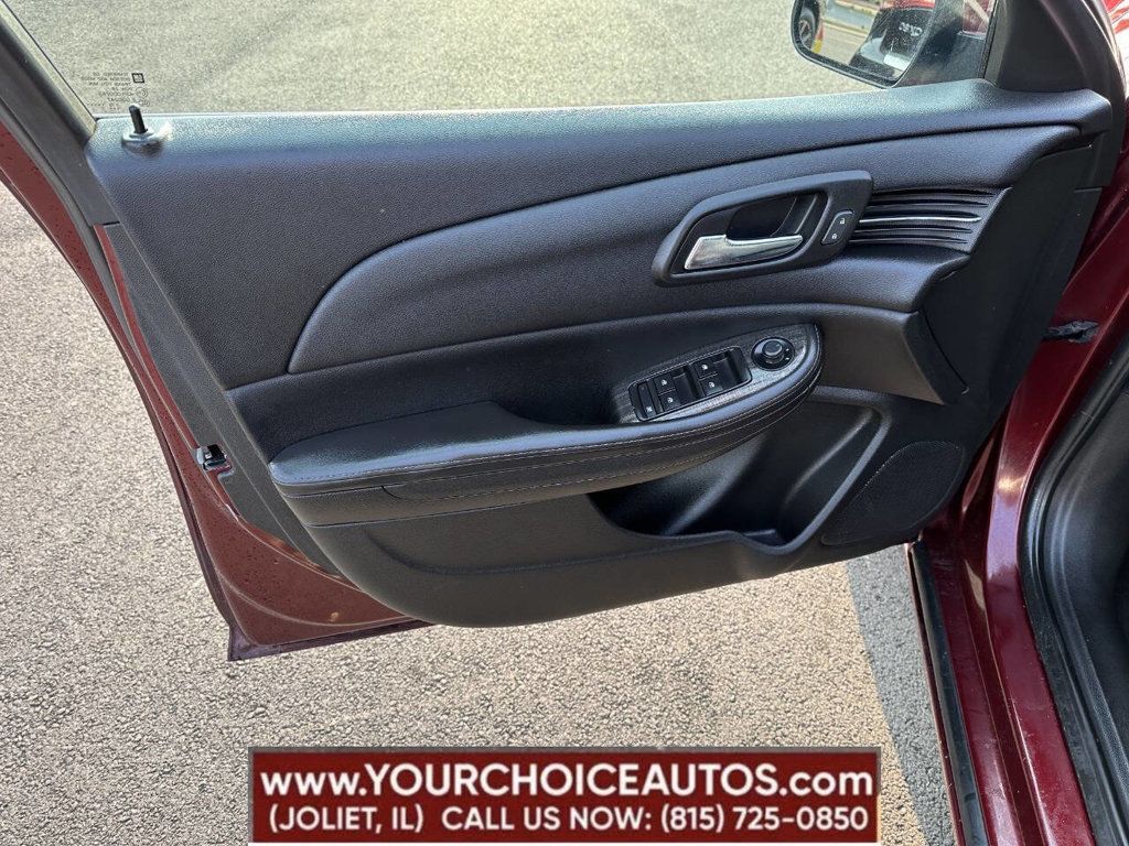 2016 Chevrolet Malibu Limited 4dr Sedan LT - 22861309 - 11