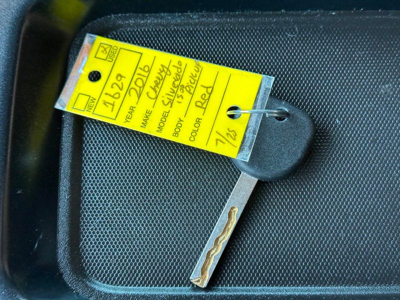 2016 Chevrolet Silverado 1500 4WD Double Cab 143.5" LT w/1LT - 22902168 - 42