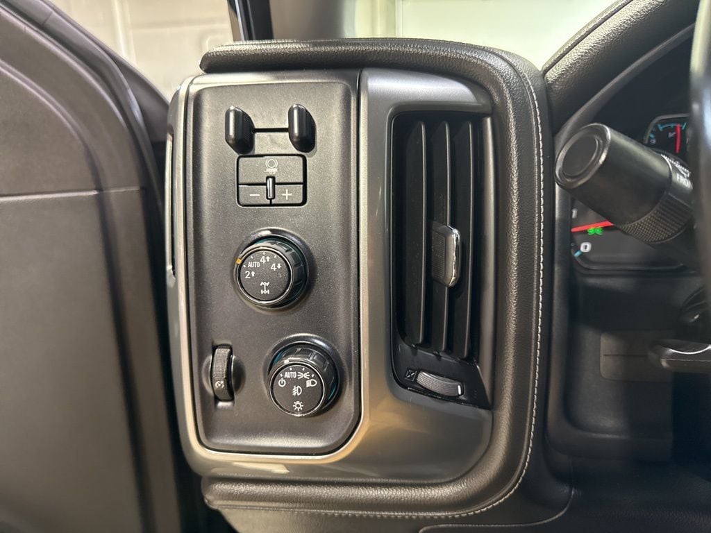 2016 Chevrolet Silverado 1500 LTZ - 22997611 - 12