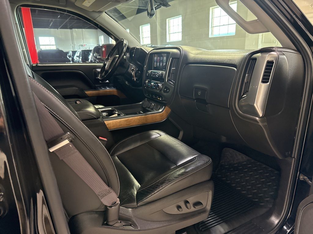 2016 Chevrolet Silverado 1500 LTZ - 22997611 - 43
