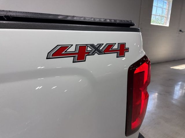 2016 Chevrolet Silverado 1500 LTZ - 23022762 - 11