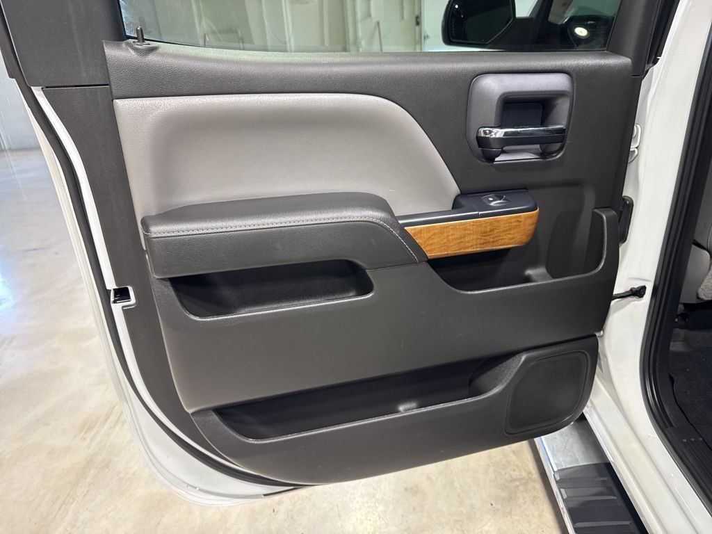 2016 Chevrolet Silverado 1500 LTZ - 23022762 - 39