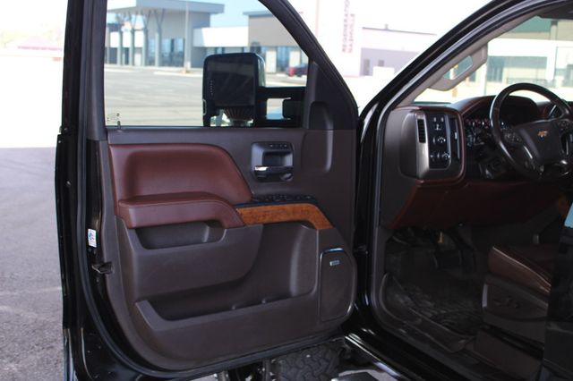 2016 Chevrolet Silverado 2500HD 4WD Crew Cab 153.7" High Country - 23045079 - 8