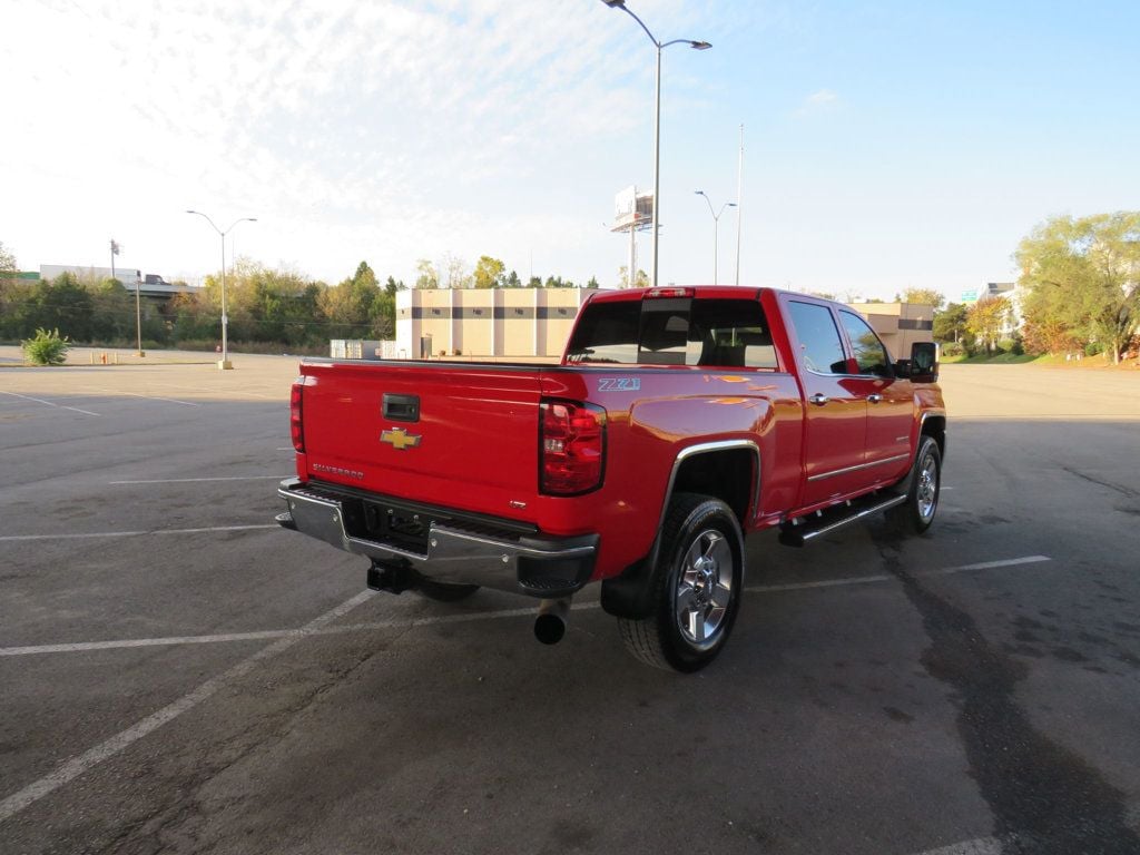 2016 Chevrolet Silverado 2500HD 4WD Crew Cab 153.7" LTZ - 22660828 - 5