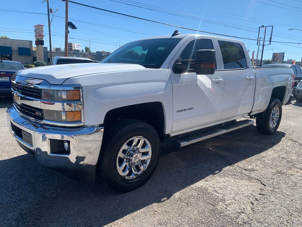 2016 Chevrolet Silverado 2500HD LT photo 3