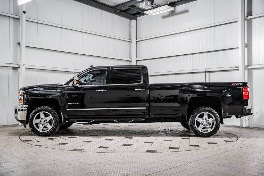 2016 Chevrolet Silverado 2500HD LTZ - 22752302 - 3