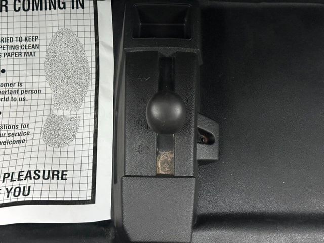 2016 Chevrolet Silverado 2500HD Work Truck 4x4 4dr Crew Cab SB - 22962844 - 28