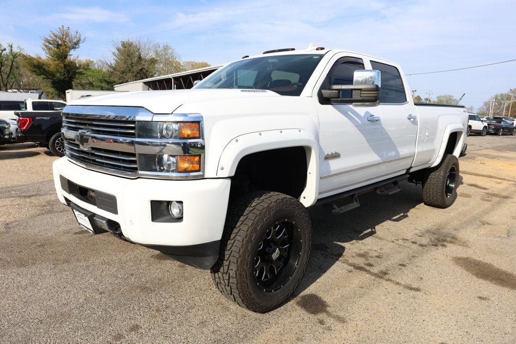 2016 Chevrolet Silverado 3500HD 4WD Crew Cab 167.7'' High Country w/ Duramax Plus Pkg & Sunroof - 23014157 | Video 1