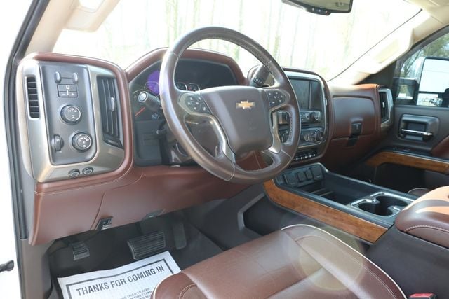 2016 Chevrolet Silverado 3500HD 4WD Crew Cab 167.7'' High Country w/ Duramax Plus Pkg & Sunroof - 23014157 - 9