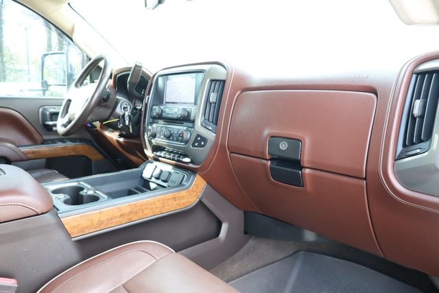 2016 Chevrolet Silverado 3500HD 4WD Crew Cab 167.7'' High Country w/ Duramax Plus Pkg & Sunroof - 23014157 - 22