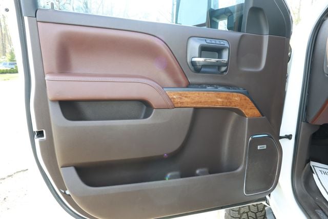 2016 Chevrolet Silverado 3500HD 4WD Crew Cab 167.7'' High Country w/ Duramax Plus Pkg & Sunroof - 23014157 - 7