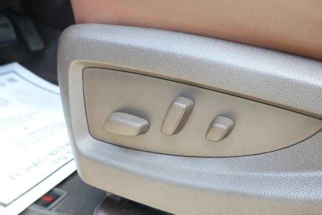 2016 Chevrolet Silverado 3500HD 4WD Crew Cab 167.7'' High Country w/ Duramax Plus Pkg & Sunroof - 23014157 - 8