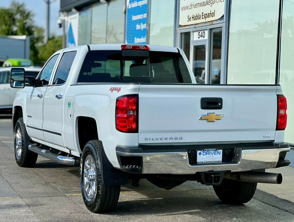 2016 Chevrolet Silverado 3500HD LTZ photo 3