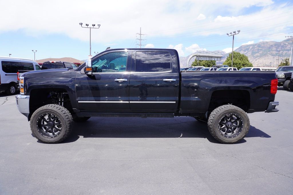 2016 Chevrolet Silverado 3500HD LTZ photo 2