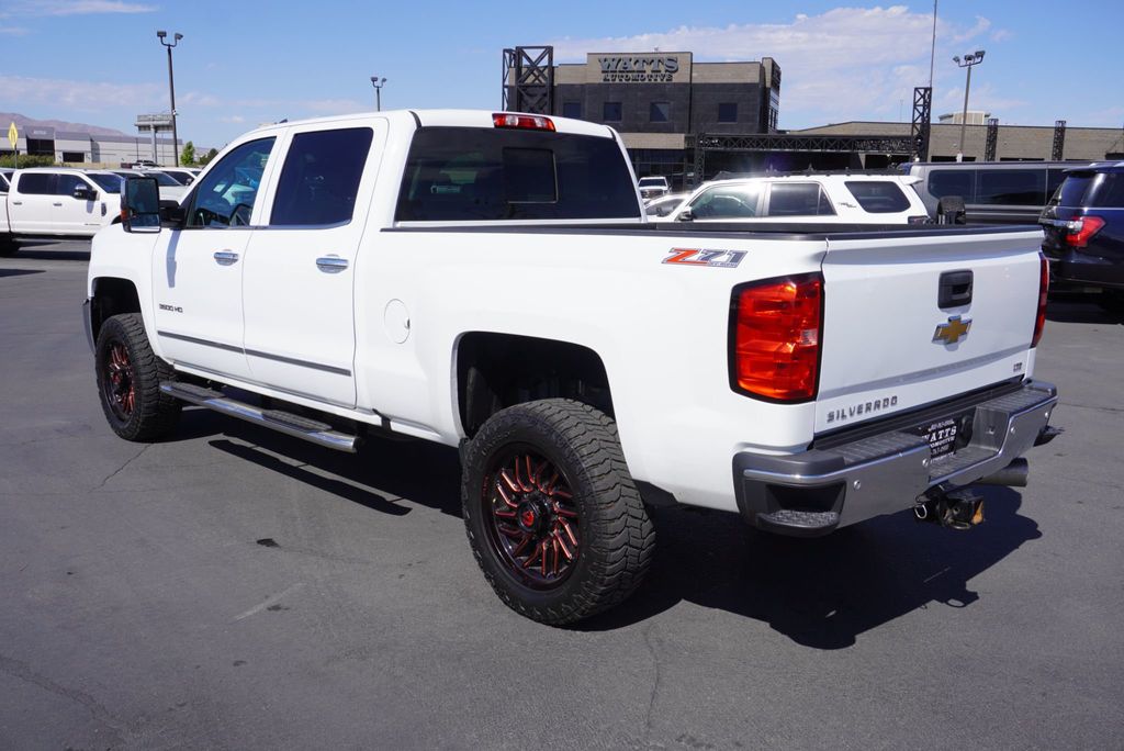 2016 Chevrolet Silverado 3500HD LTZ Z71 photo 2