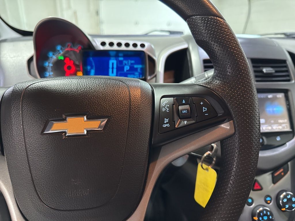 2016 Chevrolet Sonic 4dr Sedan Automatic LT - 23020677 - 9