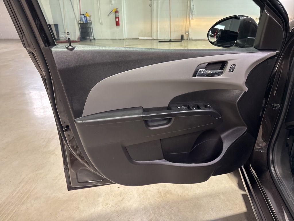 2016 Chevrolet Sonic 4dr Sedan Automatic LT - 23020677 - 20