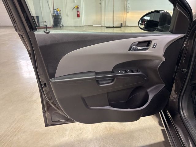 2016 Chevrolet Sonic 4dr Sedan Automatic LT - 23020677 - 20