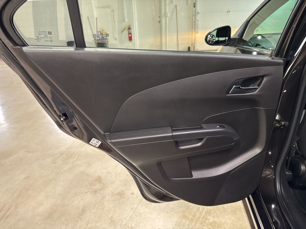 2016 Chevrolet Sonic 4dr Sedan Automatic LT - 23020677 - 25