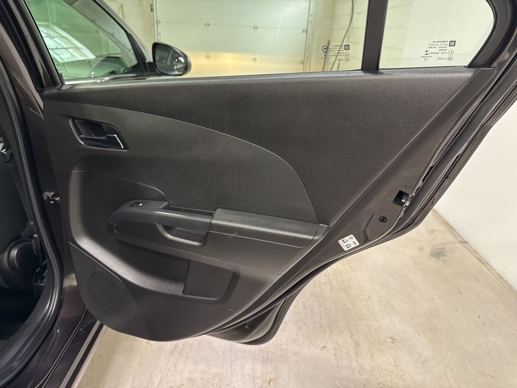 2016 Chevrolet Sonic 4dr Sedan Automatic LT - 23020677 - 30