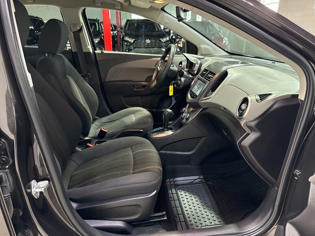 2016 Chevrolet Sonic 4dr Sedan Automatic LT - 23020677 - 31