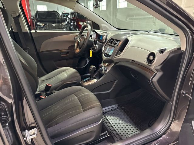 2016 Chevrolet Sonic 4dr Sedan Automatic LT - 23020677 - 32