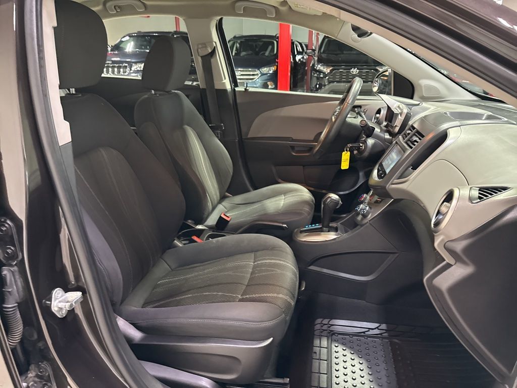 2016 Chevrolet Sonic 4dr Sedan Automatic LT - 23020677 - 33