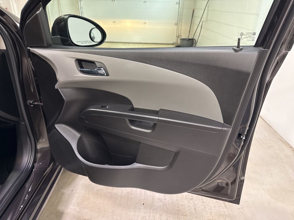 2016 Chevrolet Sonic 4dr Sedan Automatic LT - 23020677 - 34