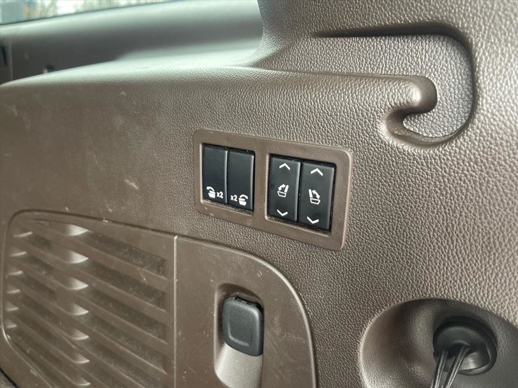 2016 Chevrolet Suburban 2WD 4dr 1500 LTZ - 22959232 - 18