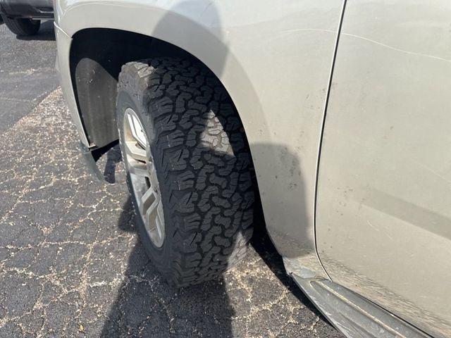 2016 Chevrolet Suburban 4WD 4dr 1500 LT - 23032385 - 2