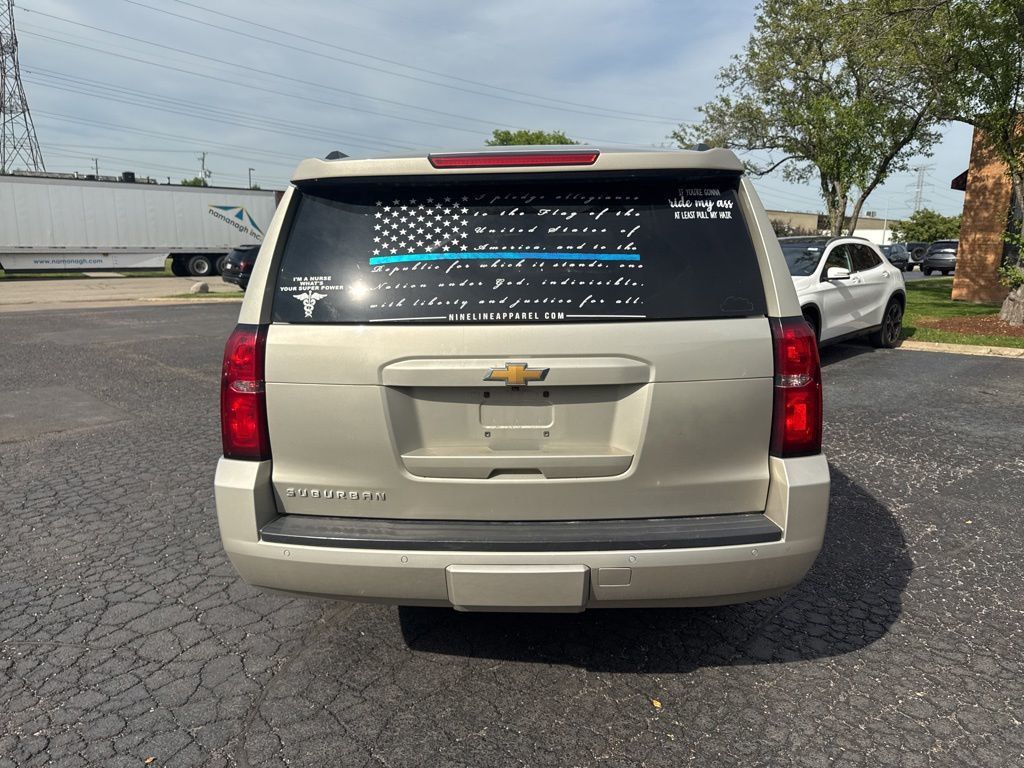 2016 Chevrolet Suburban 4WD 4dr 1500 LT - 23032385 - 5