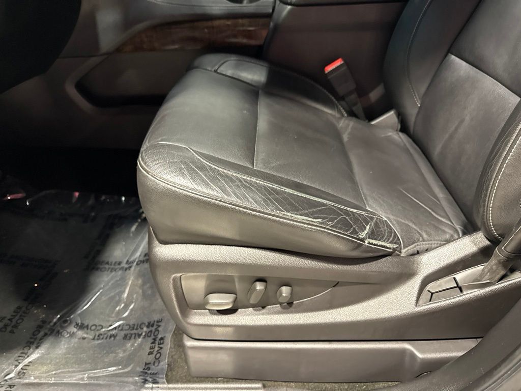 2016 Chevrolet Suburban 4WD 4dr 1500 LT - 23034310 - 25