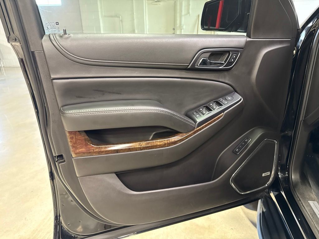 2016 Chevrolet Suburban 4WD 4dr 1500 LT - 23034310 - 28